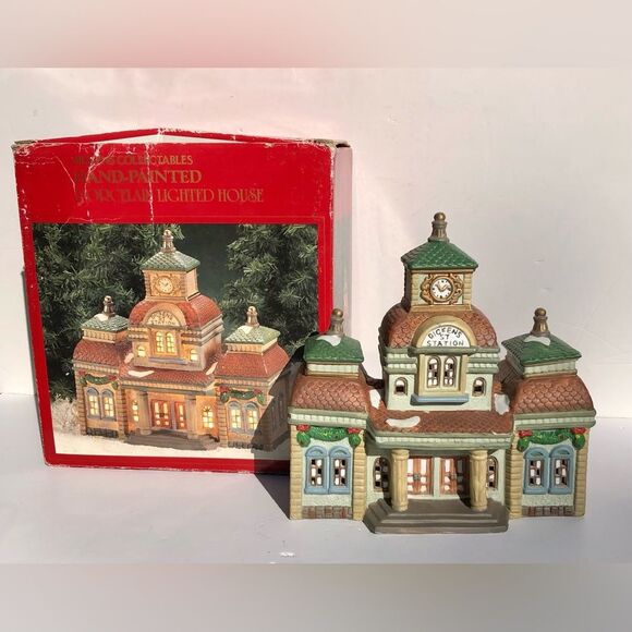 DICKENS KEEPSAKE CHRISTMAS VILLAGE TRAIN STATION 1993 VINTAGE PORCELAIN LIGHTED - Picture 7 of 11